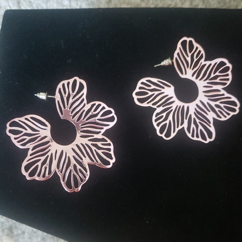 Elegant Pink Floral Earrings